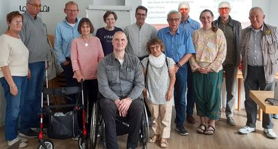 Gruppenfoto der Teilnehmenden beim Fachvortrag der LAG Selbsthilfe zum Thema Gibt es eine Pflicht zum Barrierefreien Bauen